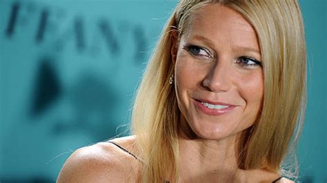 gwyneth paltrow nude|Gwyneth Paltrow zeigt sich komplett nackt: Freizügiges Foto zum。